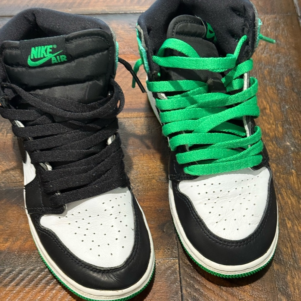 Nike Kids Sneakers Black and White with Green Accents
